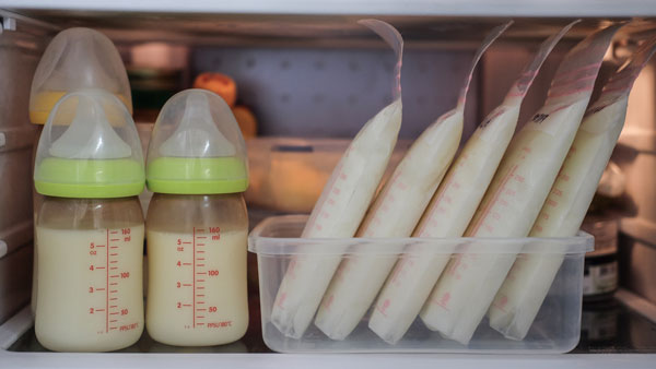 thời gian bảo quản sữa mẹ trong tủ lạnh
